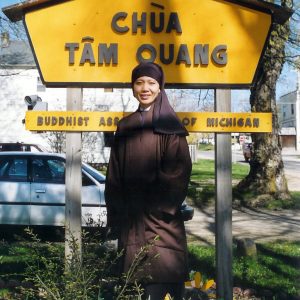 2000 Thầy ở chùa Tam Quan